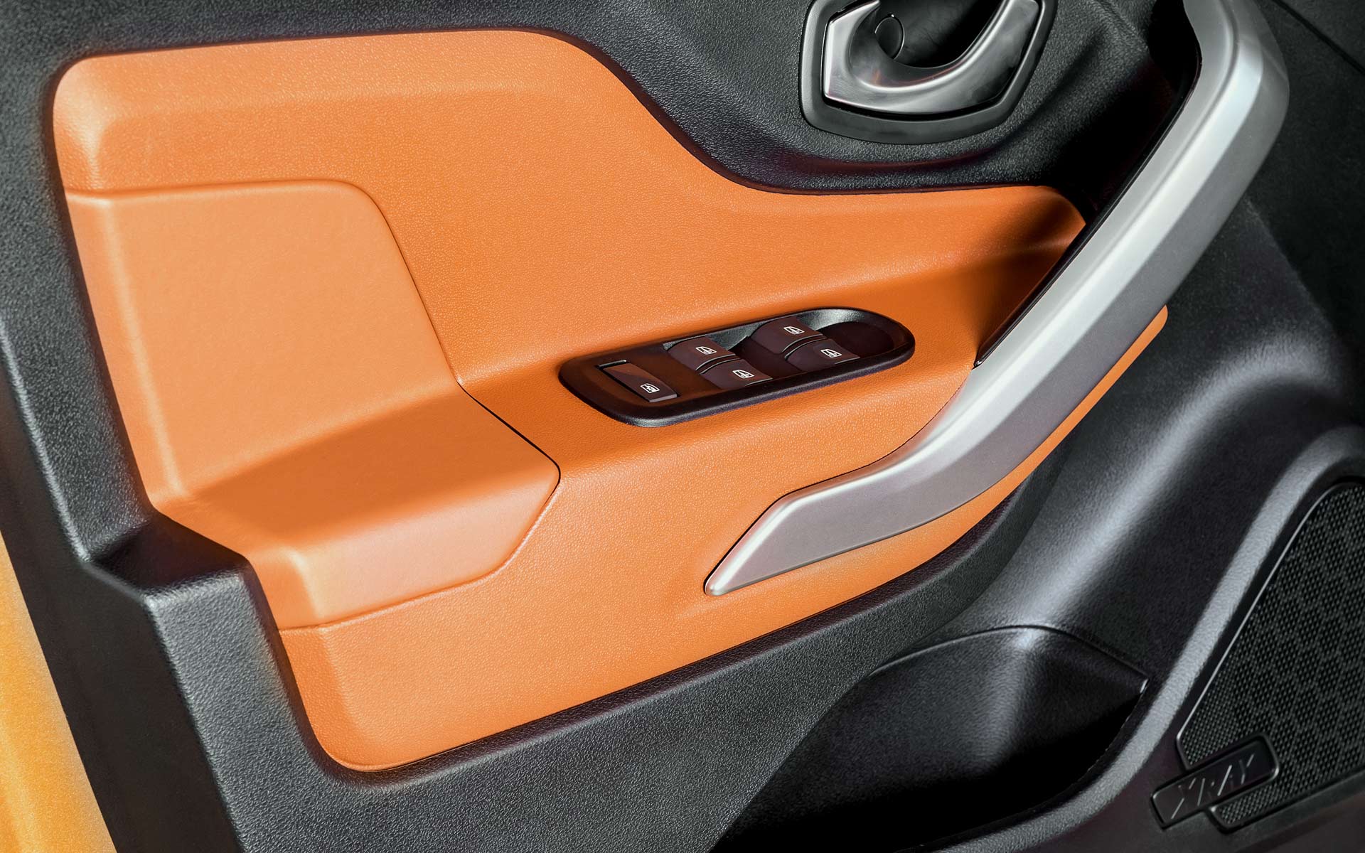 /img/cars/1637052448-interior_lada_XRAY_Cross_6.jpg