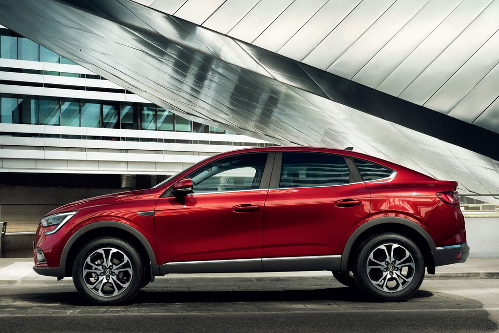/img/cars/1637052911-exterior_renault_Arkana_23.jpg