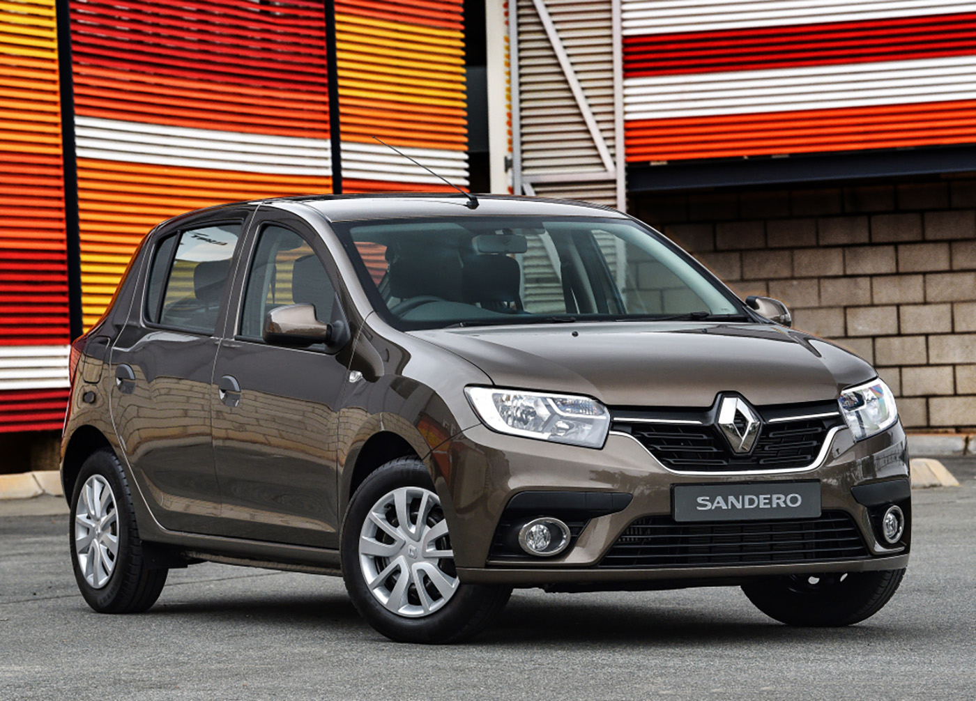 /img/cars/1637053027-exterior_renault_Sandero_2.jpg