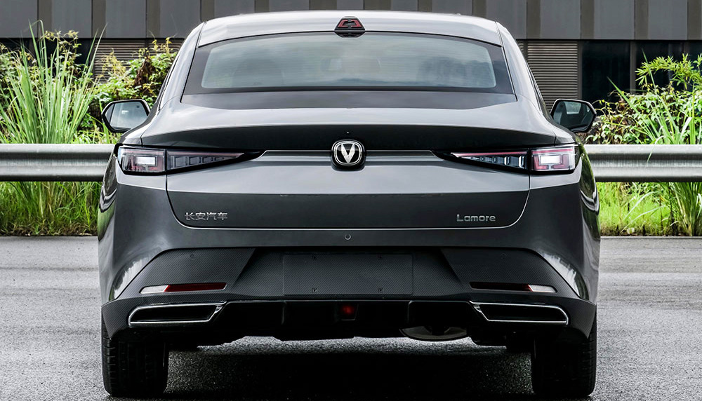 /img/cars/1689597387-changan-lamore-04.jpeg